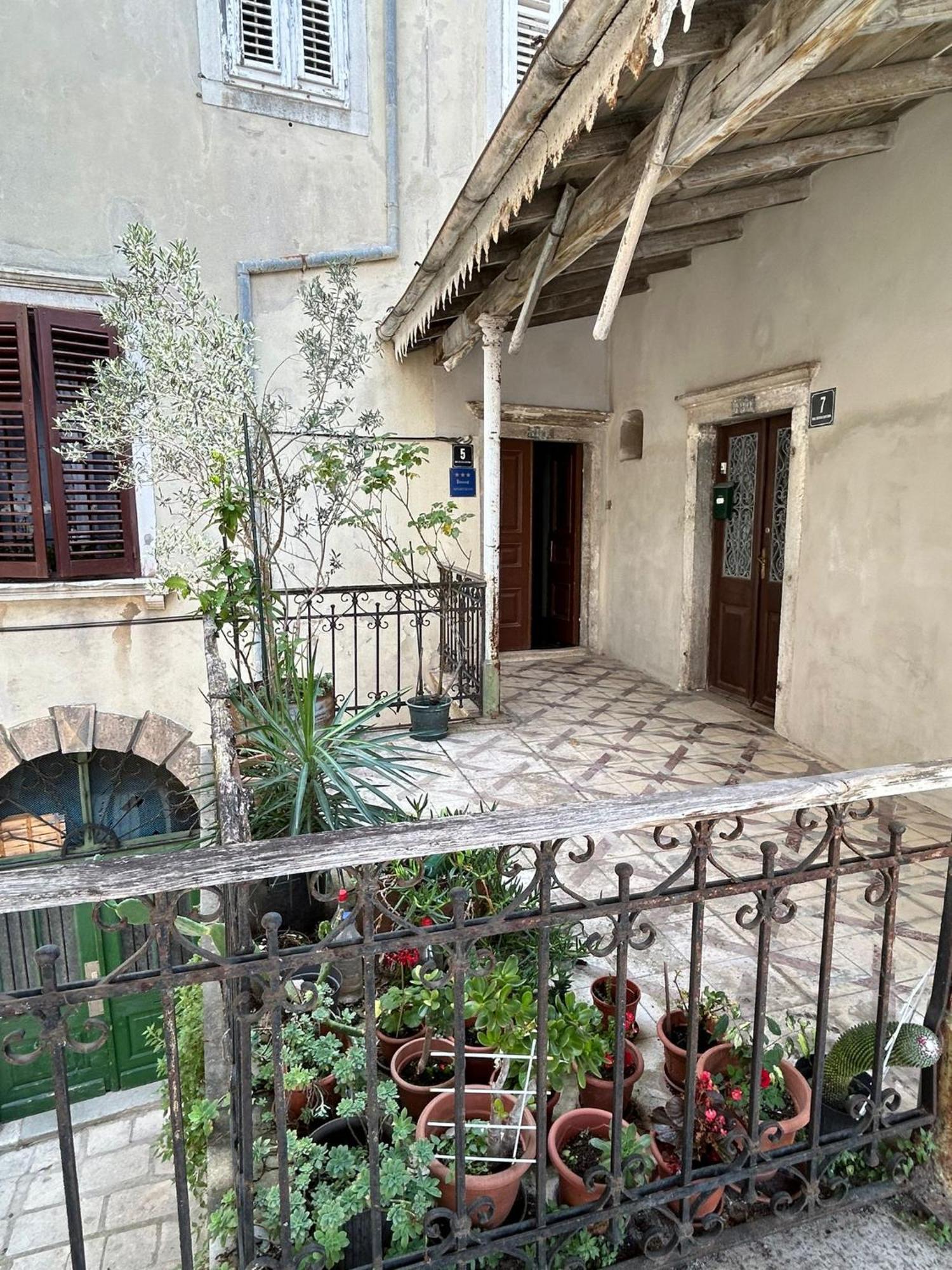 Apartman Lavanda Cres Bagian luar foto